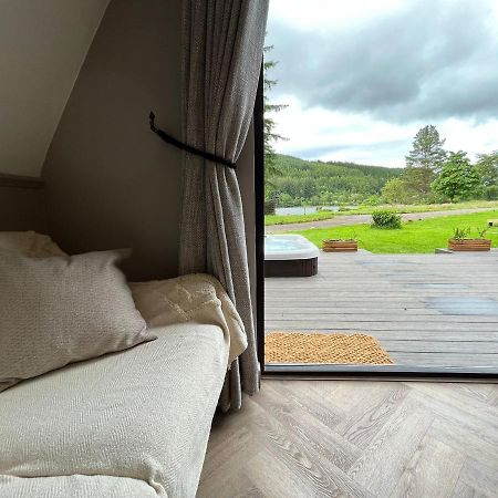 Bonnie Lodge-Lochside Location With Hot Tub Invergarry Eksteriør billede