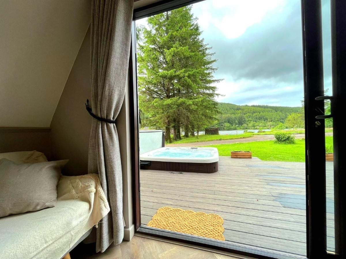 Bonnie Lodge-Lochside Location With Hot Tub Invergarry Eksteriør billede