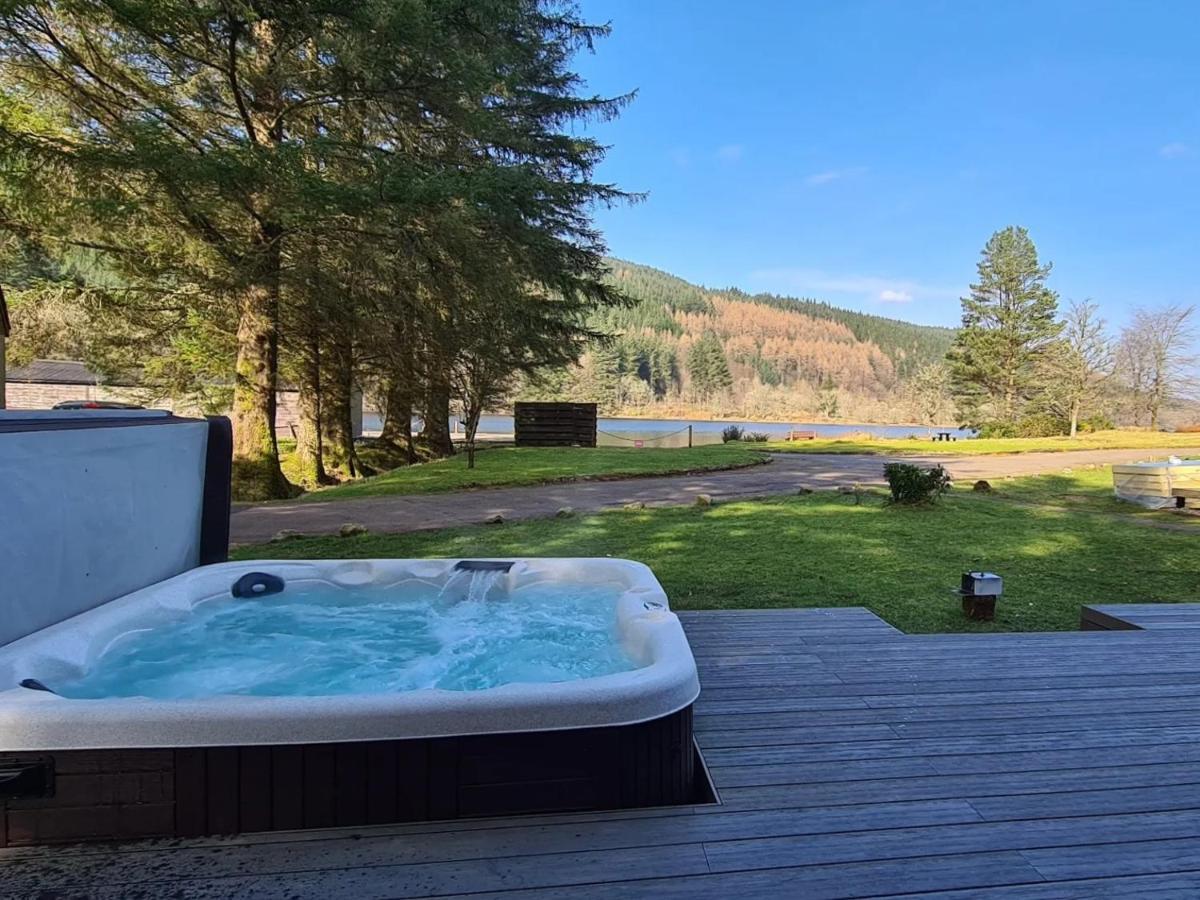 Bonnie Lodge-Lochside Location With Hot Tub Invergarry Eksteriør billede
